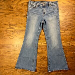 American Eagle Low Rise Flare Faded Size 16